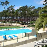 Parque De Campismo Orbitur Valado 3* נאזרה