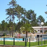 Parque De Campismo Orbitur Valado אתר קמפינג נאזרה