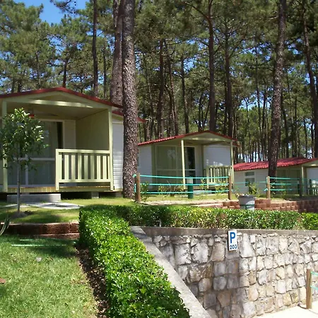 אתר קמפינג Parque De Campismo Orbitur Valado 3*