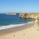 مكان تخييم Parque De Campismo Orbitur Valado 3*