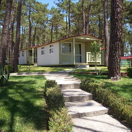 Parque De Campismo Orbitur Valado 캠프장 3*